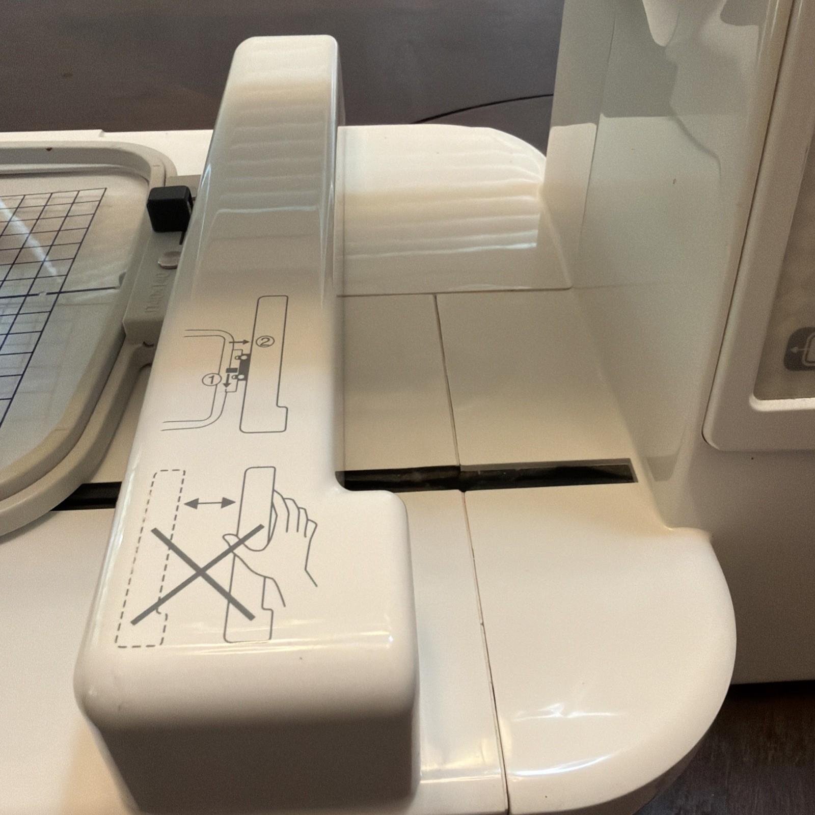 Janome Memory Craft 200E Embroidery Sewing Machine Computerized Tested Works