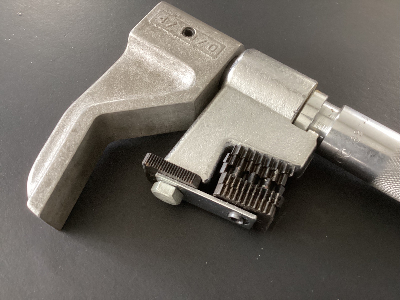 NEW OTC 897-A Thread Chaser / Cleaning / Threading Tool w/ 6 Dies Free Ship