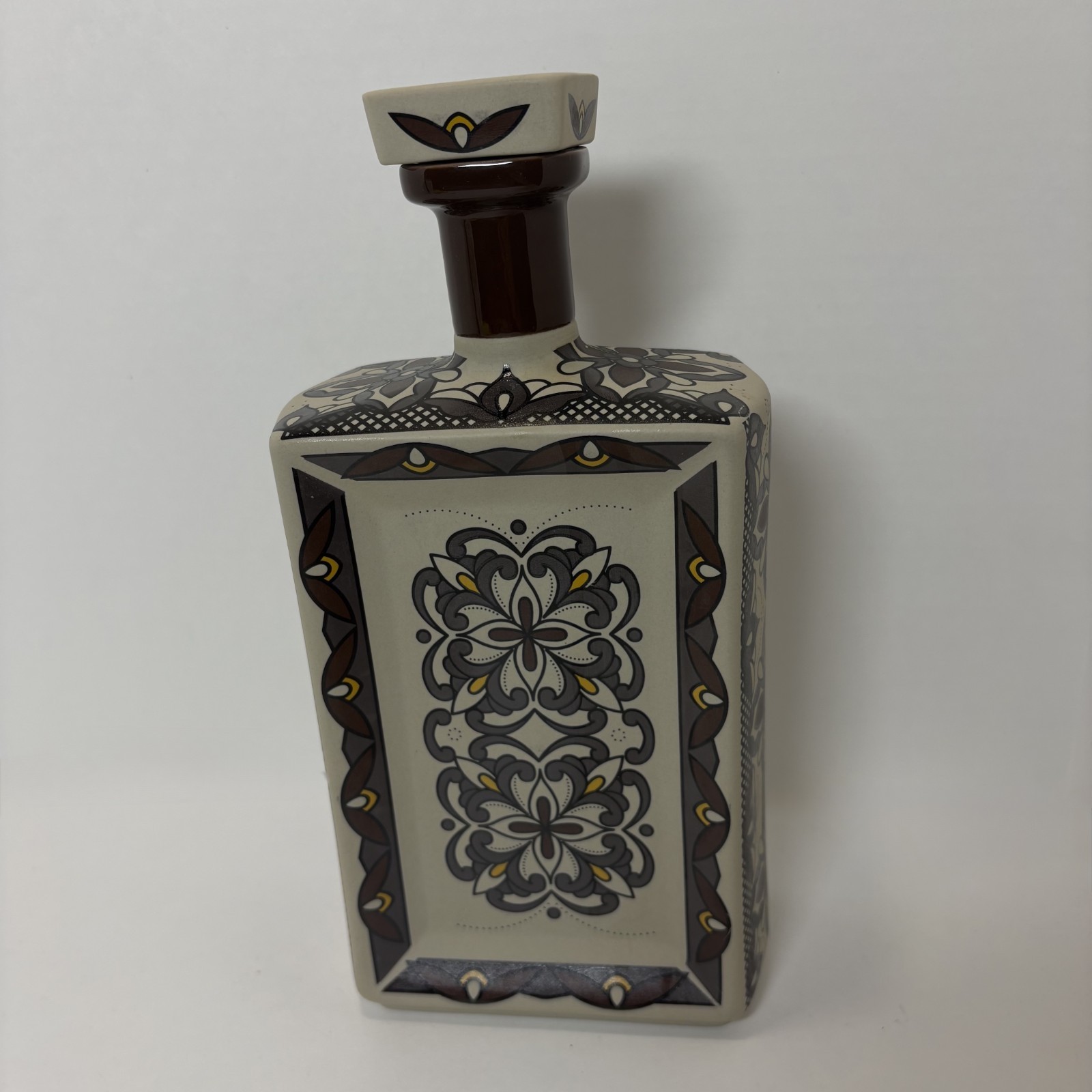 Tequila Dos Artes 100% Anejo Painted Bottle Only