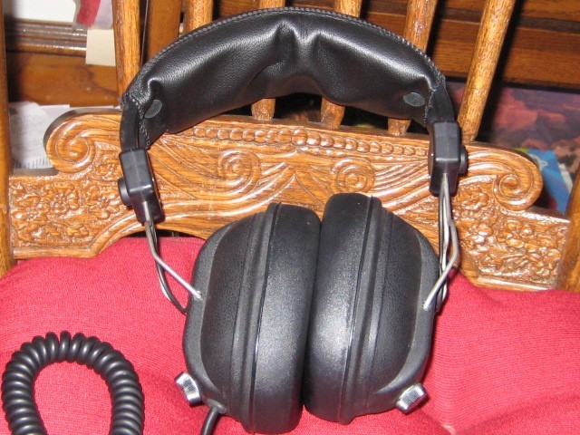 VINTAGE ~ MG~ HEADPHONES ~Tested and Work.