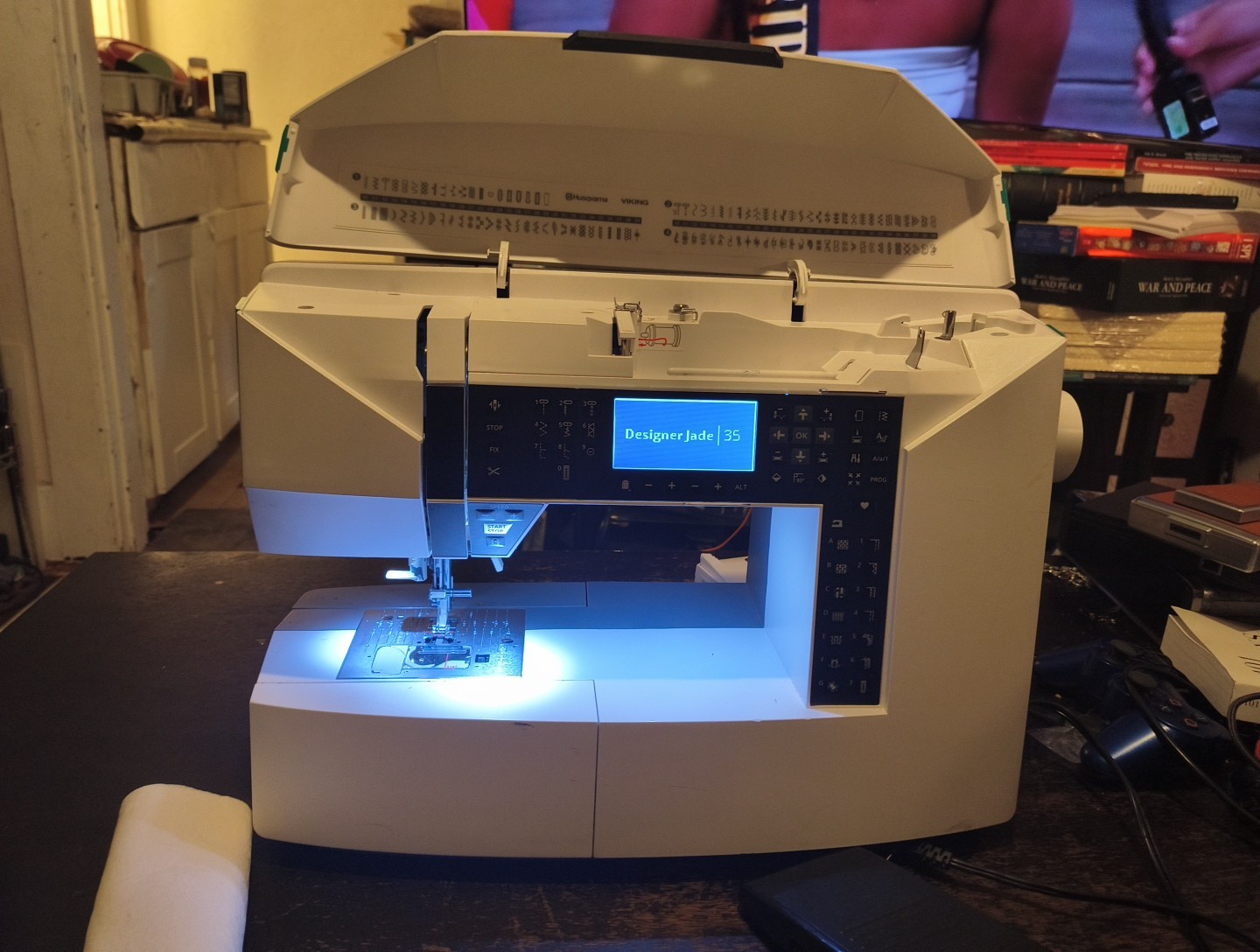 Husqvarna Viking Designer Jade 35 Sewing and Embroidery....For Part Or Repair...