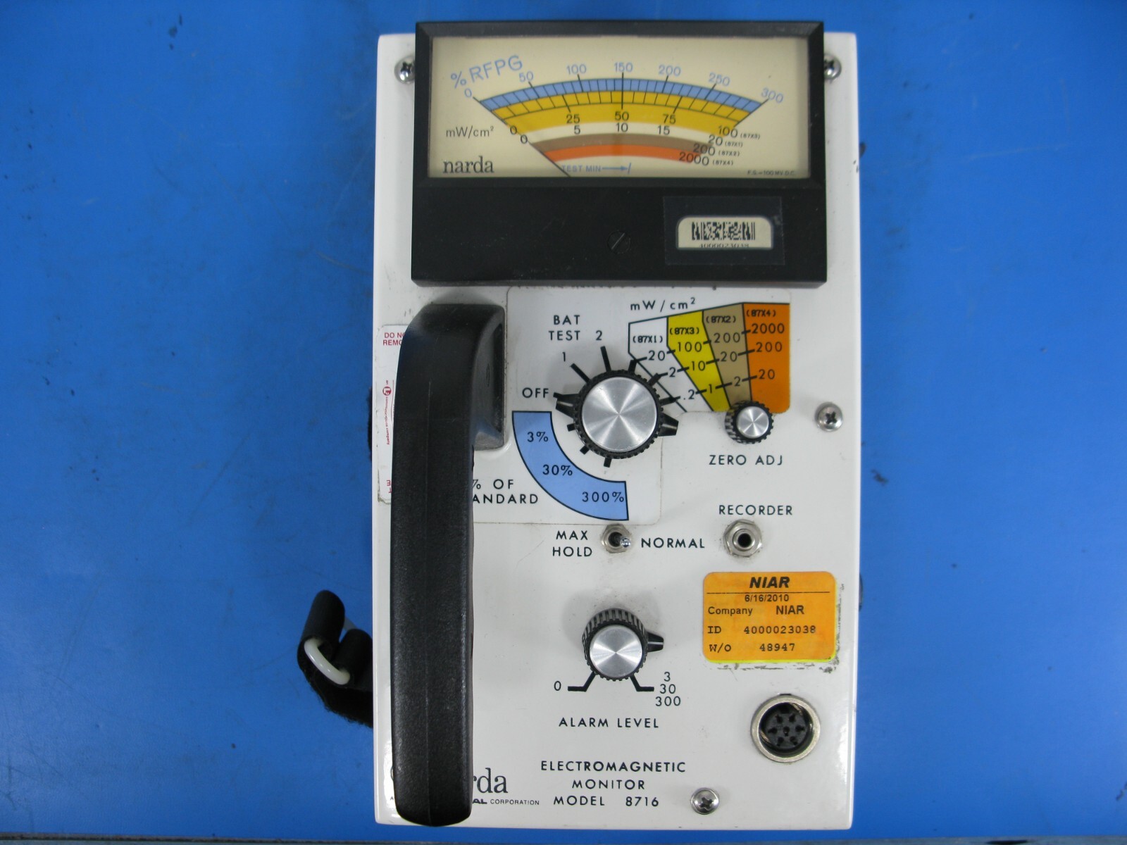 USED NARDA MODEL 8716 ELECTROMAGNETIC MONITOR 6625-01-314-3553 NO PROBE
