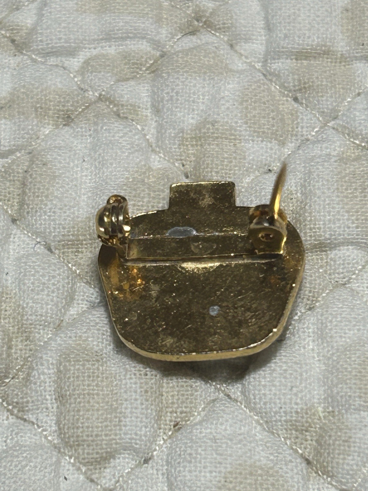 CANADA FORCES LAPEL PIN