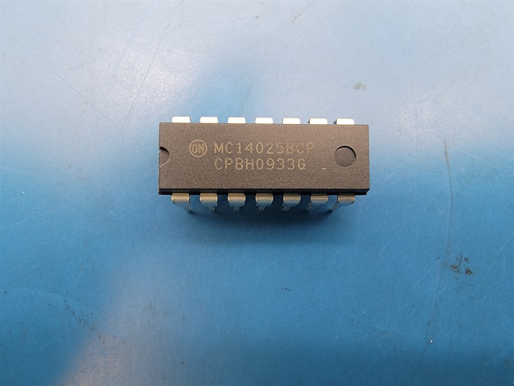 New (139pcs) MC14025BCPG ONSEMI IC Logic