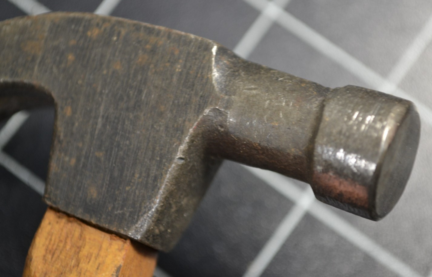 HELLER - USE - 7oz - CLAW HAMMER - ALL ORIGINAL WITH MARKED HANDLE