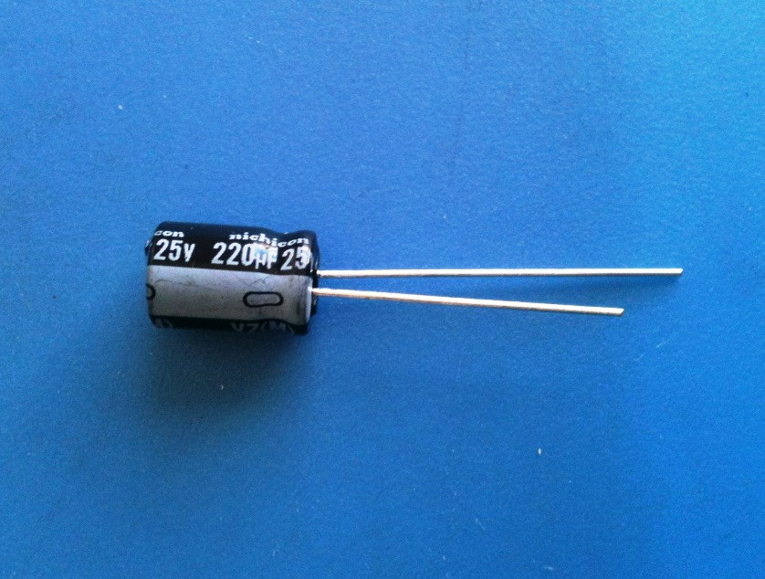 10x UVZ1E221MPH NICHICON CAPACITOR ALUMINUM 220UF 25V 20% 8x11.5 105' RADIAL