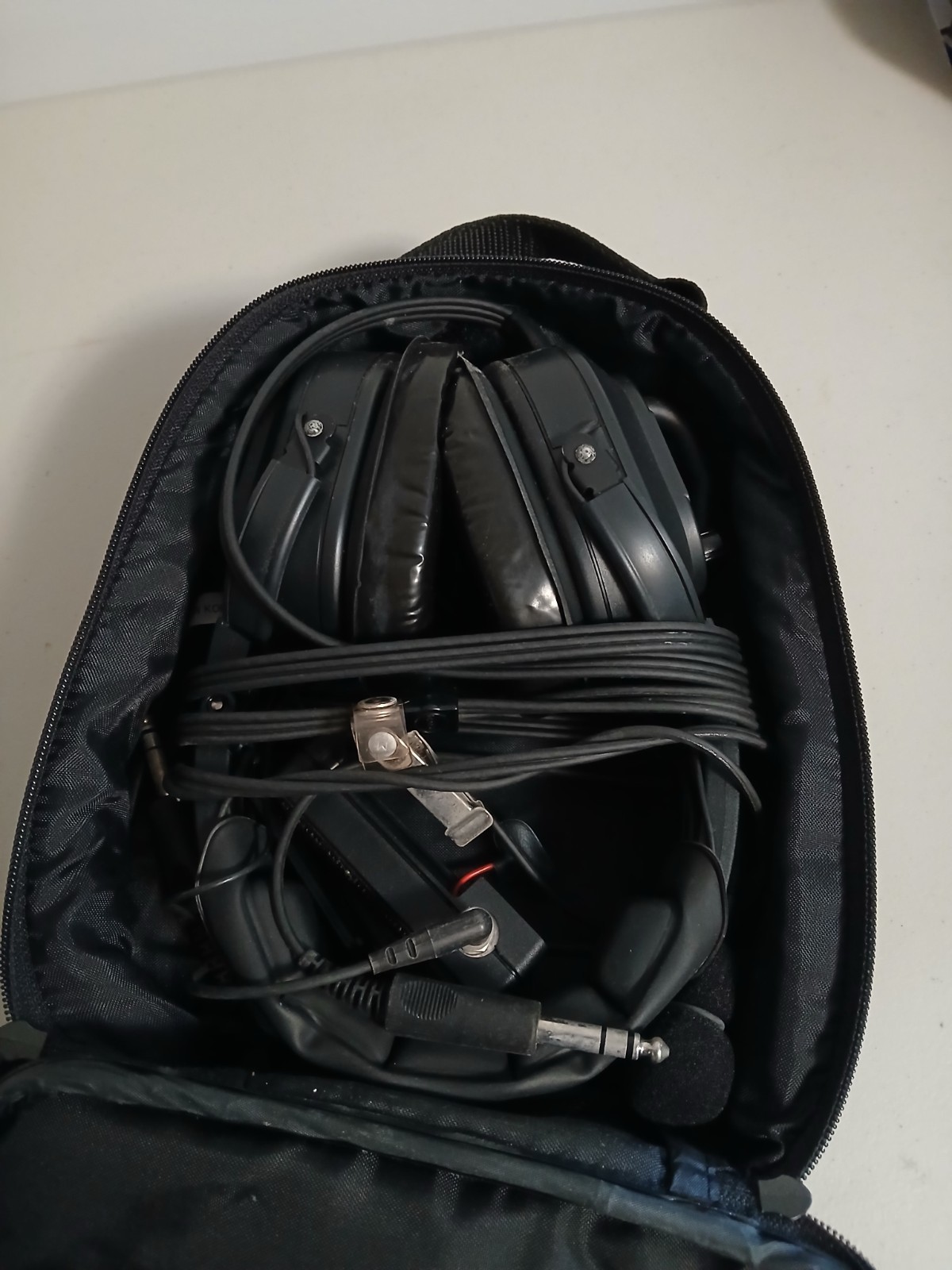 ASA ECHELON Aviation Headset Cables Included Untested with carry case used