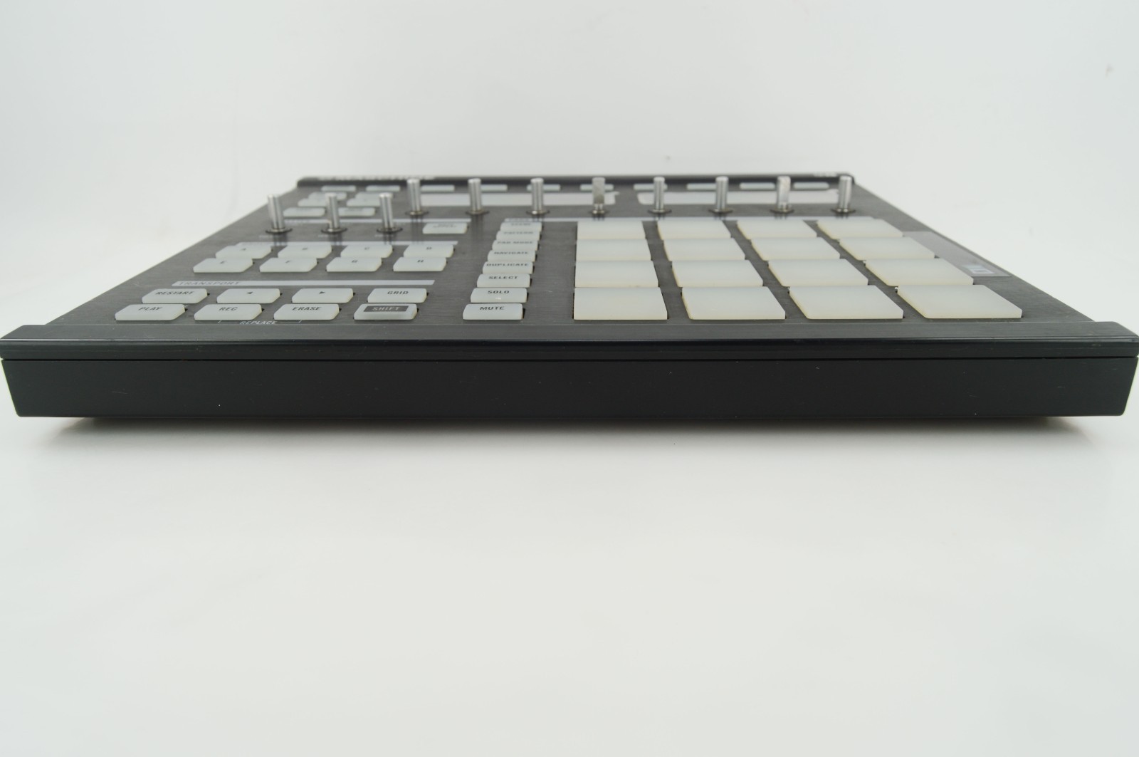 Maschine Groove Production Studio N1 Controller No Software Untested