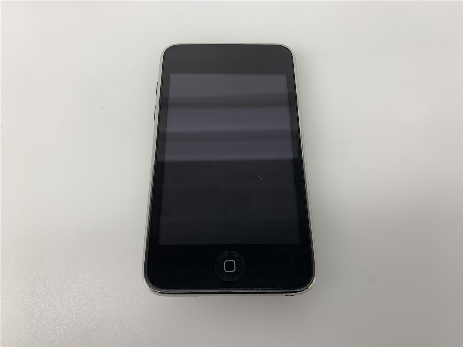 Apple iPod Touch 2nd Gen 16GB A1288 MB528LL/A
