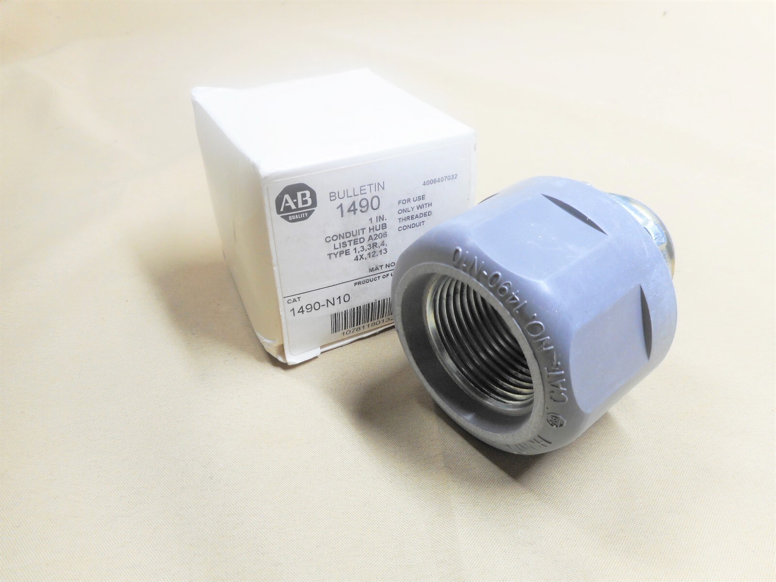 Allen Bradley 1490-N10  conduit connector  (NIB)