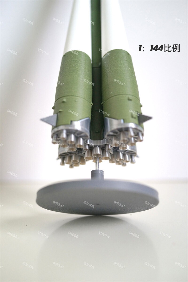 1:144 Russian Восток Boctok Carry Rocket Spacecraft Finished Model Painted Toys