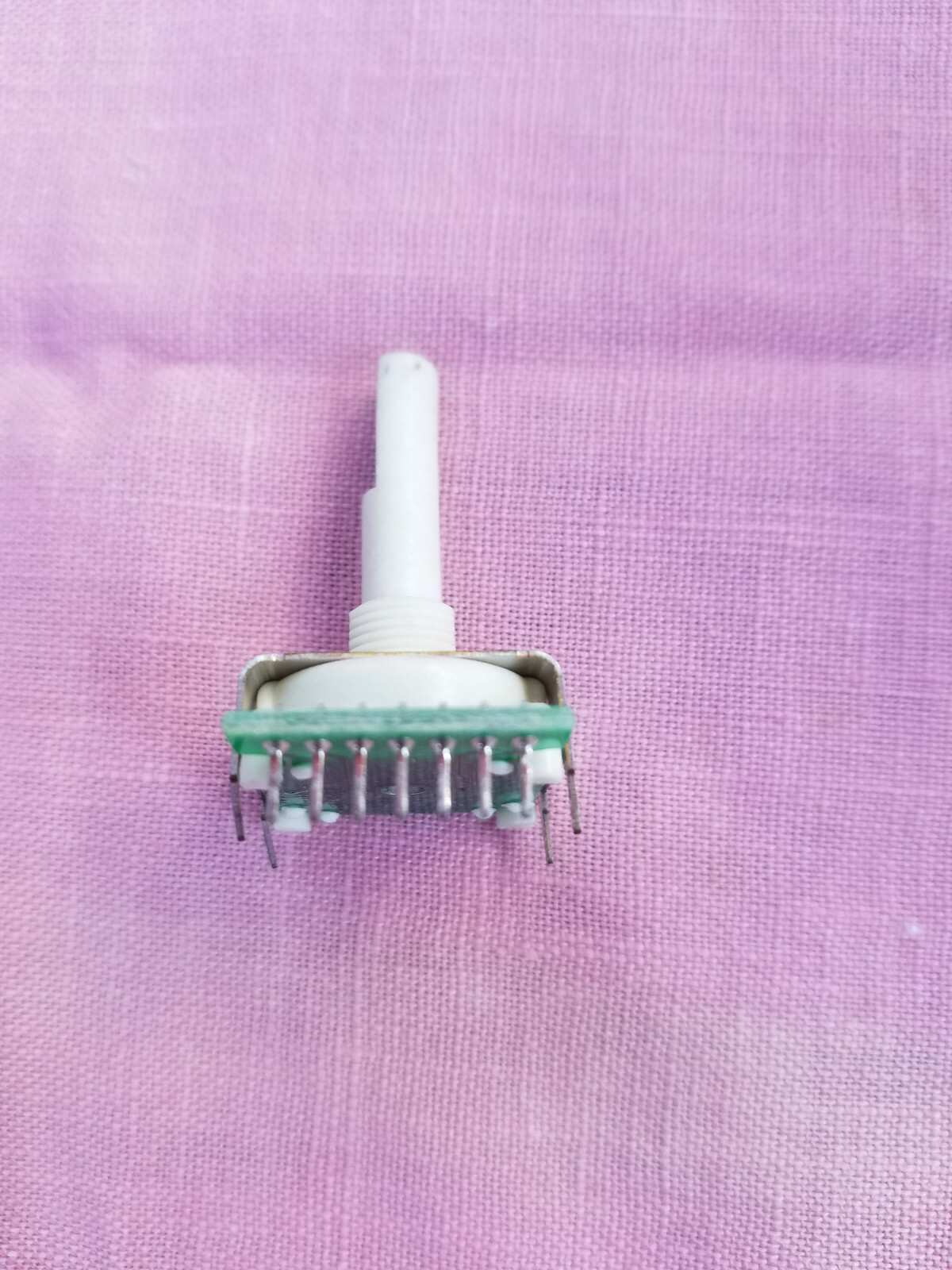 Bourns EPS Series 6 Position Rotary Encoder ST6-001-0548X