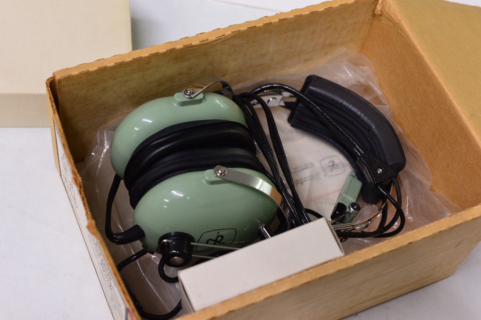 DAVID CLARK Model H10-40 Aviation Headset with M4 Microphone Mint in Box