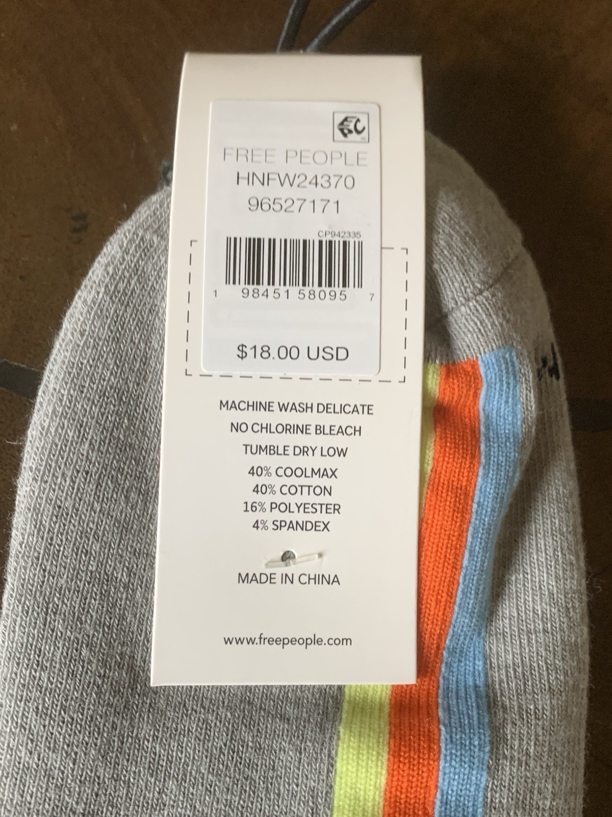 NWT FP‎ Movement Tempo Quarter Crew Socks in Grey with Stripe Athletic SOLD OUT!