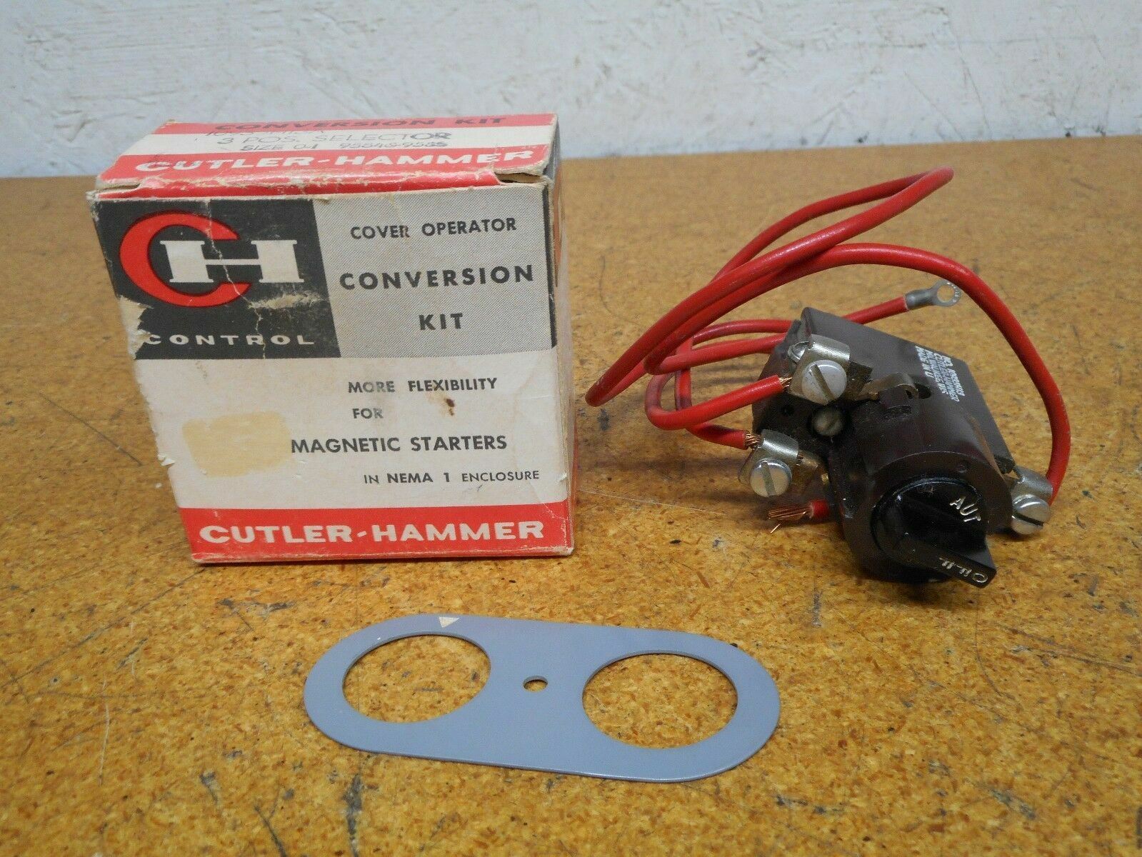 Cutler-Hammer 10935H13A Cover Operator Conversion Kit 3 Pos. Selector Switch New