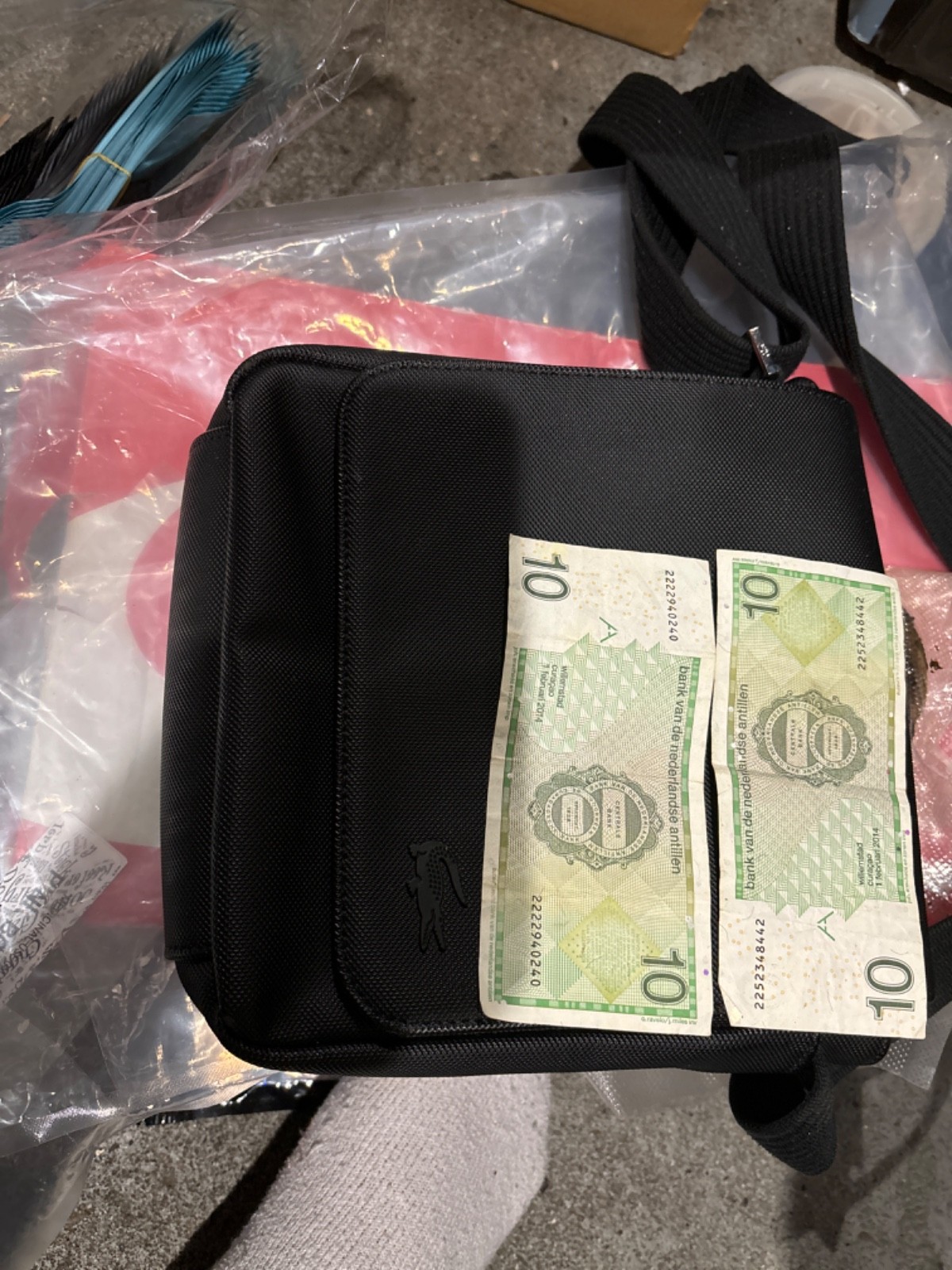 Two 10 Note Netherlands Antillean guilder (ANG)
