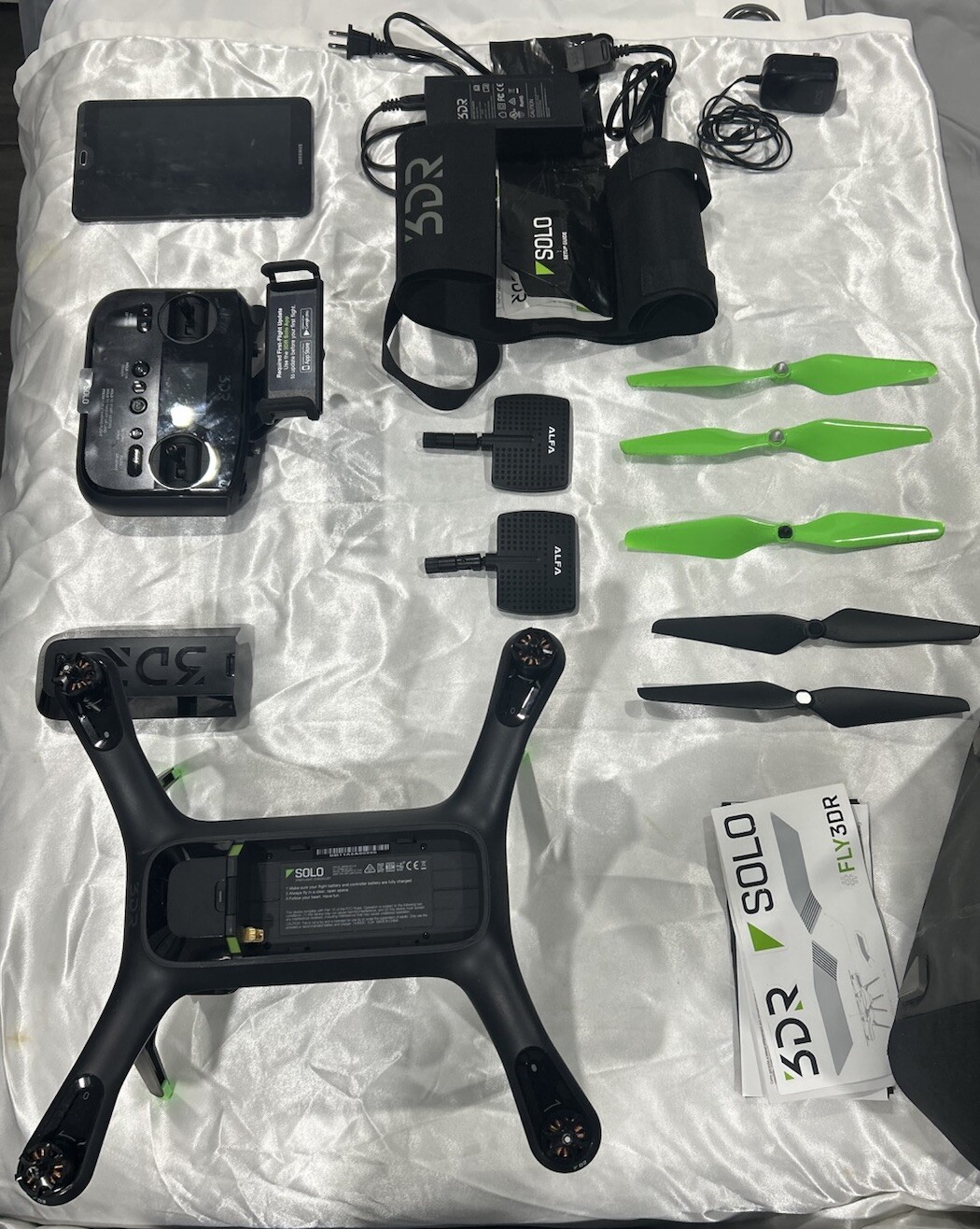 3DR Solo Quadcopter Remote Controlled Ready To Fly Drone Samsung Tablet Include