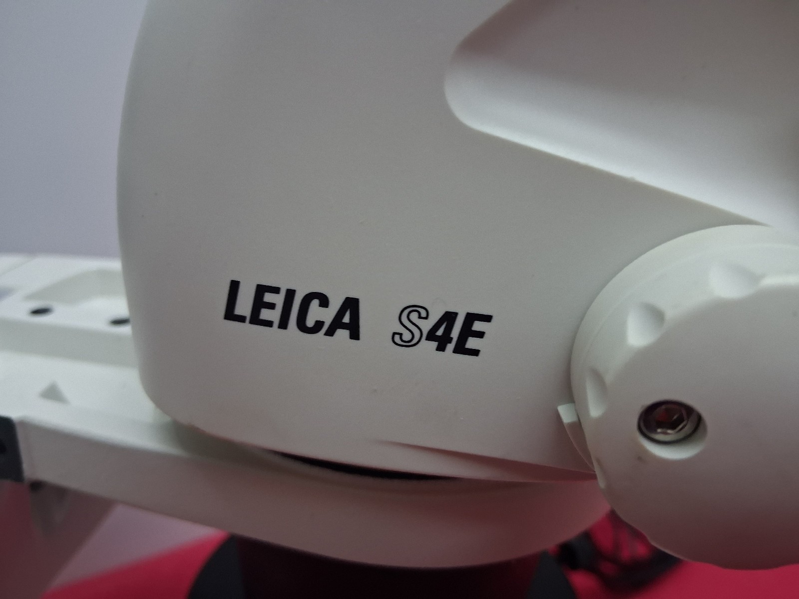 LEICA S4E STEREO ZOOM MICROSCOPE 6.3 -30 X MAGNIFICATION WITH STAND & LED LIGHT