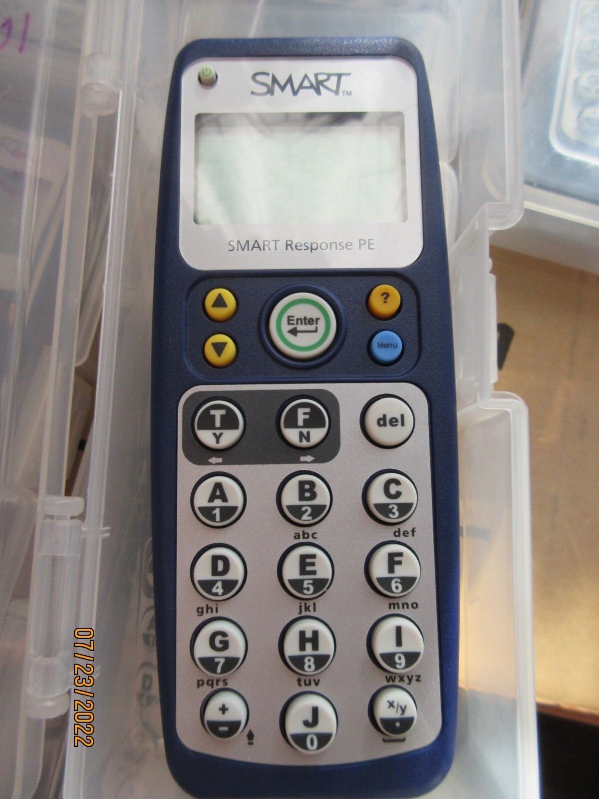 SMART Technologies lot of 8 Smart Response PE Remotes each with single Case