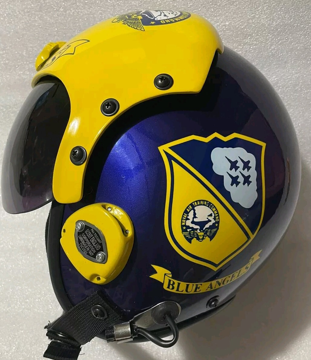 HGU-33  TOP GUN MAVERICK "BLUE ANGELS" FIGHTER PILOT HELMET free Badge