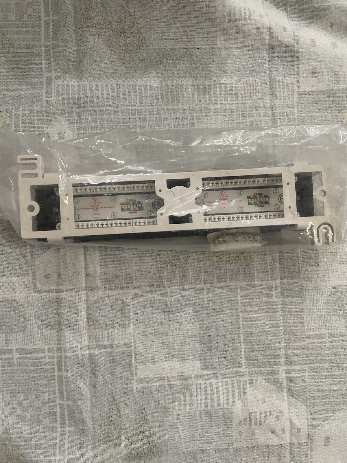 Patch Panel RJ45 8P8C 12-Port C5e B89 Bracket Vertical Wall Mount UL E179602