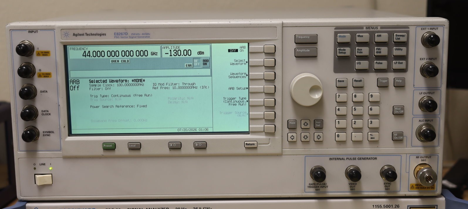 Keysight E8267D PSG Vector Signal Generator 250kHz-44GHz LOADED w/Options GOOD