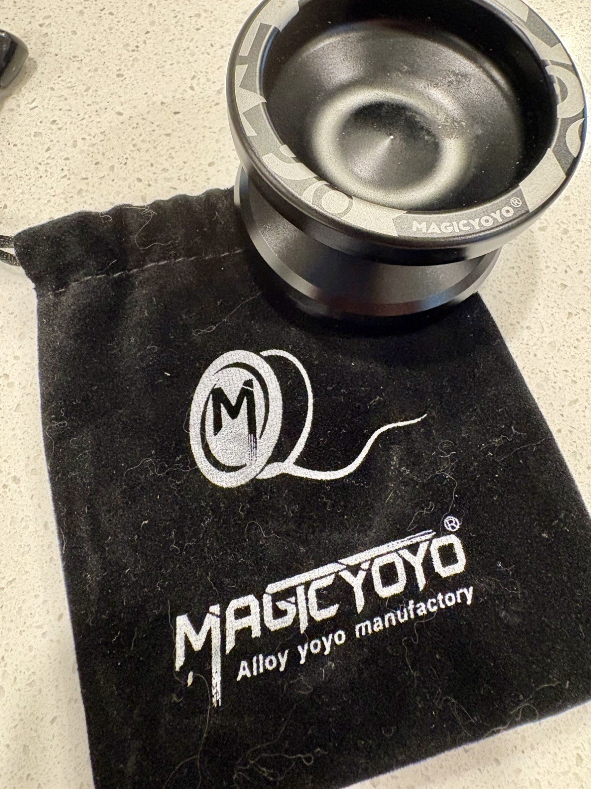 MAGIC YOYO LOTS OF 2 with an Accessories Box