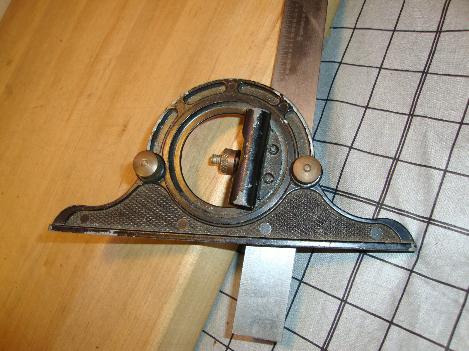 MADE IN ENGLAND VINTAGE PROTRACTOR . LEVEL- RULE Brass Nobs