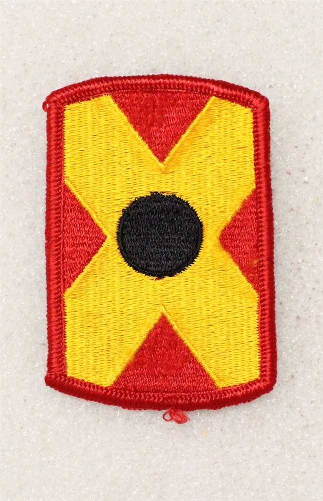 Army patch 5327 - 479th Field Artillery Brigade w/merrowed edge
