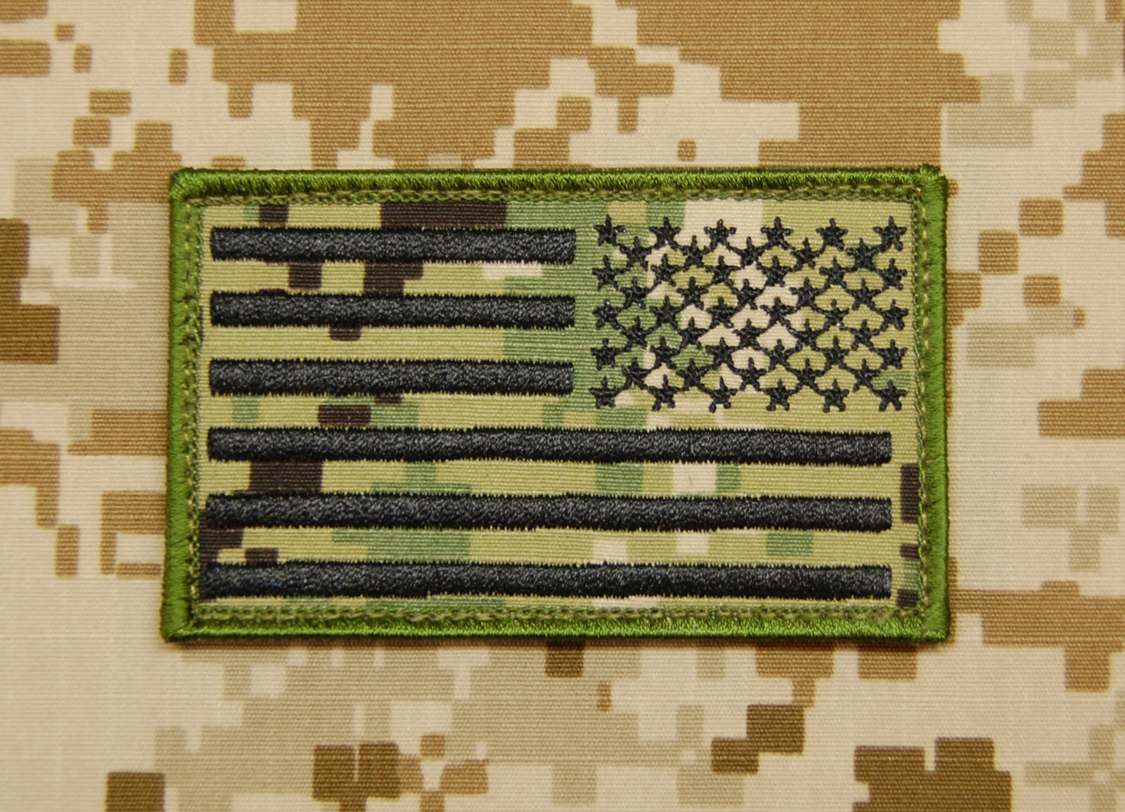 Reverse Embroidered US Flag Uniform Patch AOR2 Hook NWU Type III Hook Backing