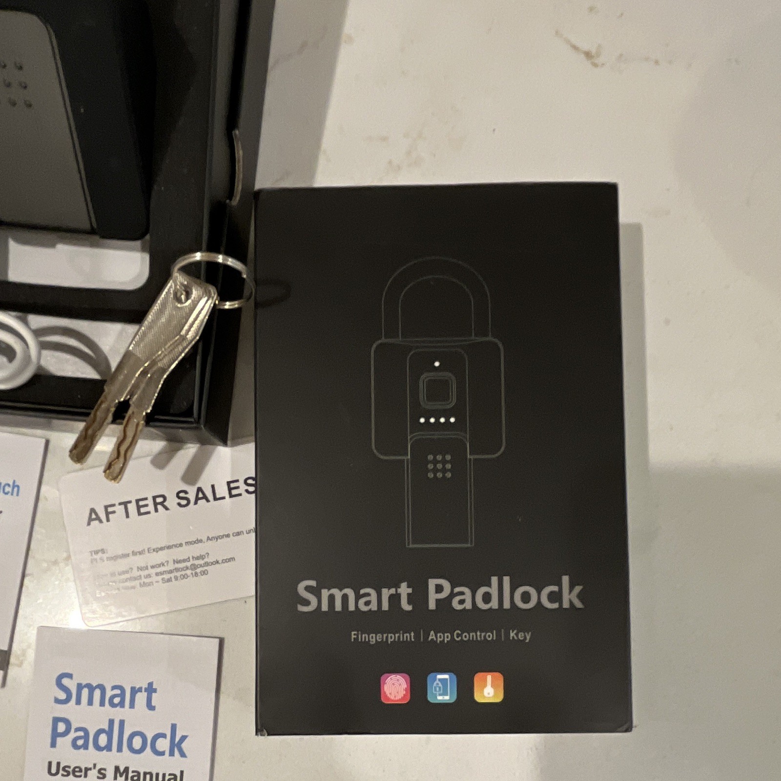 VERTIX TECH BVBA Fingerprint Padlock App Control USB Charge Black 2 Keys