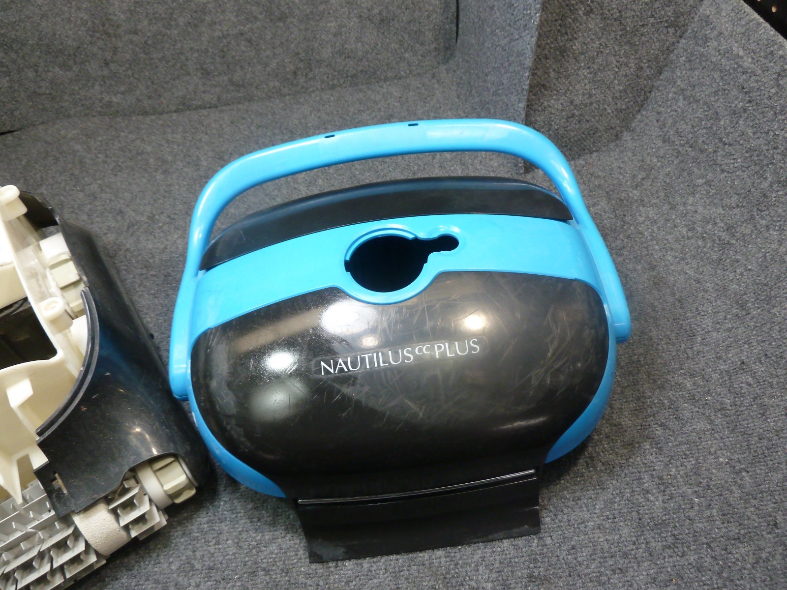 Dolphin Nautilus CC Plus Robotic Pool [Vacuum] Cleaner