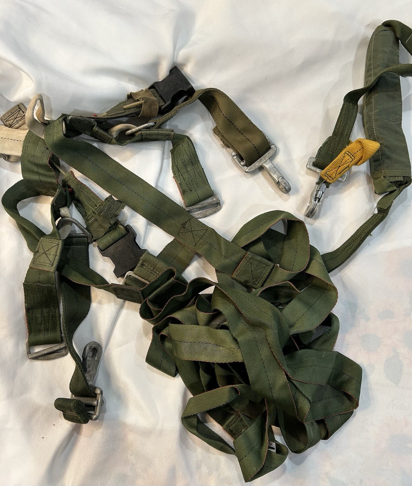 US Military Parachute Harness OD Green Air Item USGI, D Ring, Lowering Line.