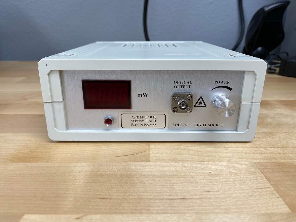 ADC OE LDLS-02 1585Nm FP-LD Light Source, Built-In Isolator