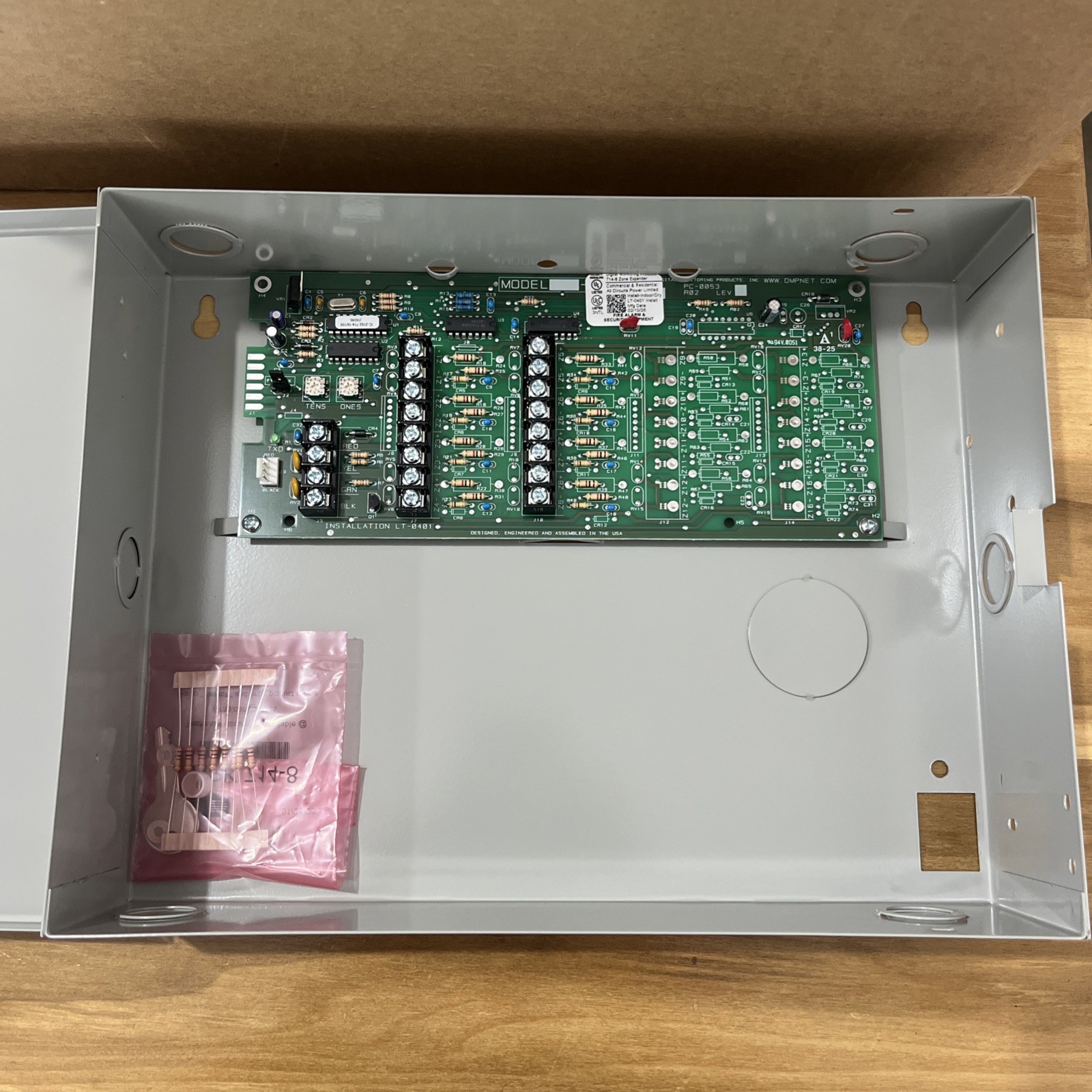 DMP 714-8 8-Zone Expansion Module with Enclosure Box and Key