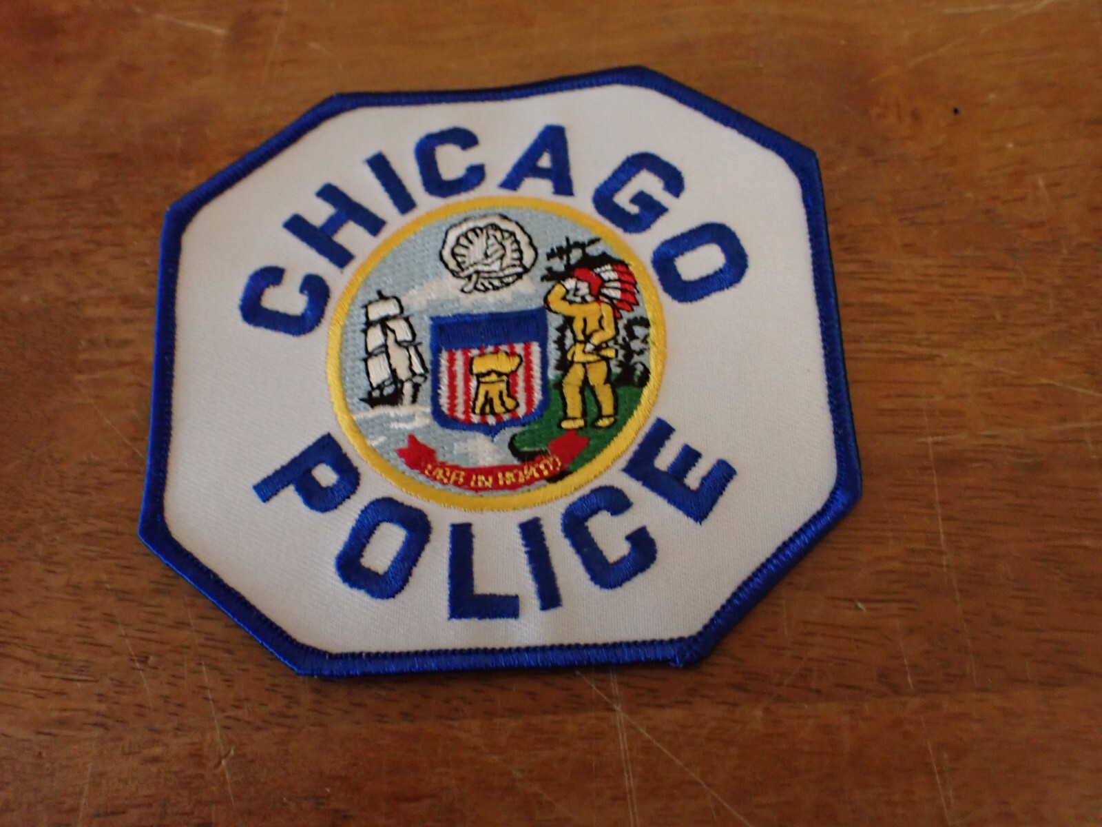 CHICAGO ILLINOIS police collectible  shoulder  PATCH OBSOLETE B0X G#3