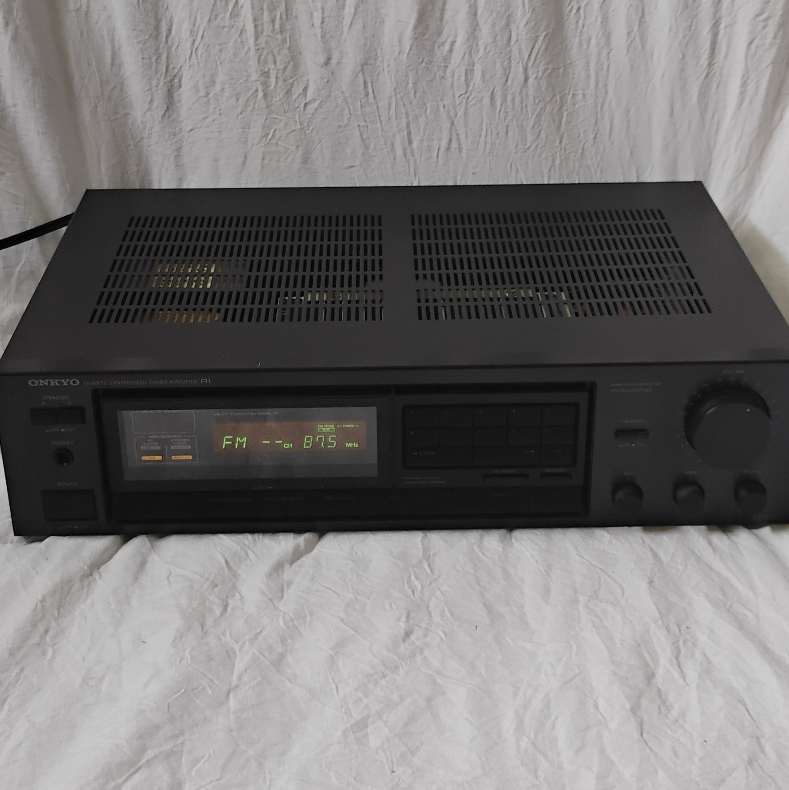 Onkyo TX-822 Quartz Synthesized Tuner Amplifier