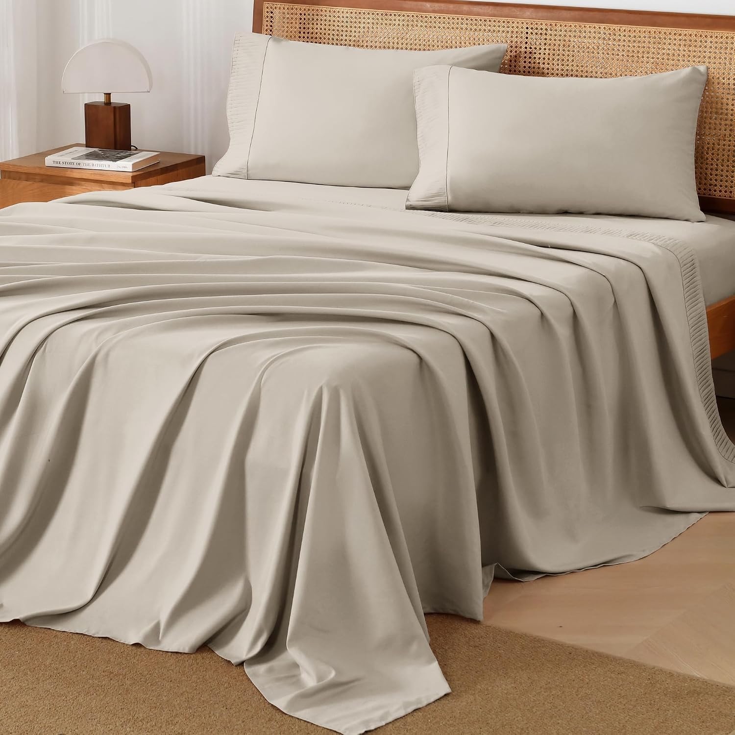 Exquisite 4-Piece Queen Sheet Set - Breathable Cooling with Ruched Design