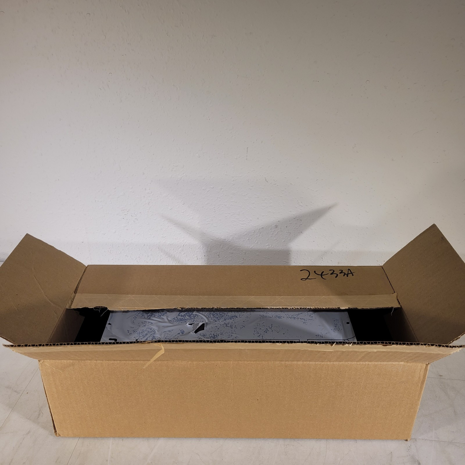 Moutable Viewport Port Metal Box 16-1/2" × 8-1/2" × 4-1/2 Black