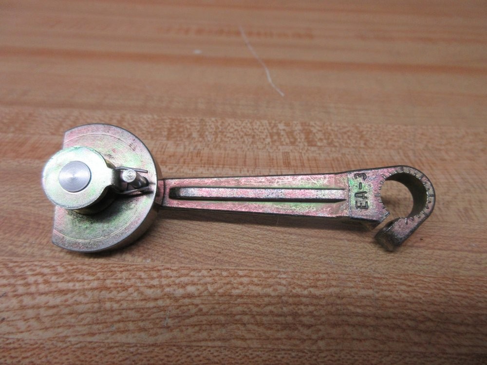 Schneider 2441-C6-X4 Square D Roller Lever Arm EA-3 No Screw