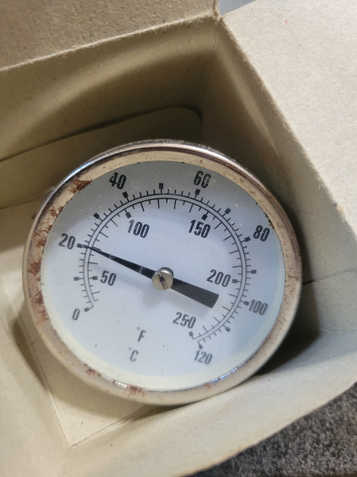 Clip on Pipe Clamp HVAC Thermometer - Howe 1102800 0-120 C/f 2" Dial Little Rust