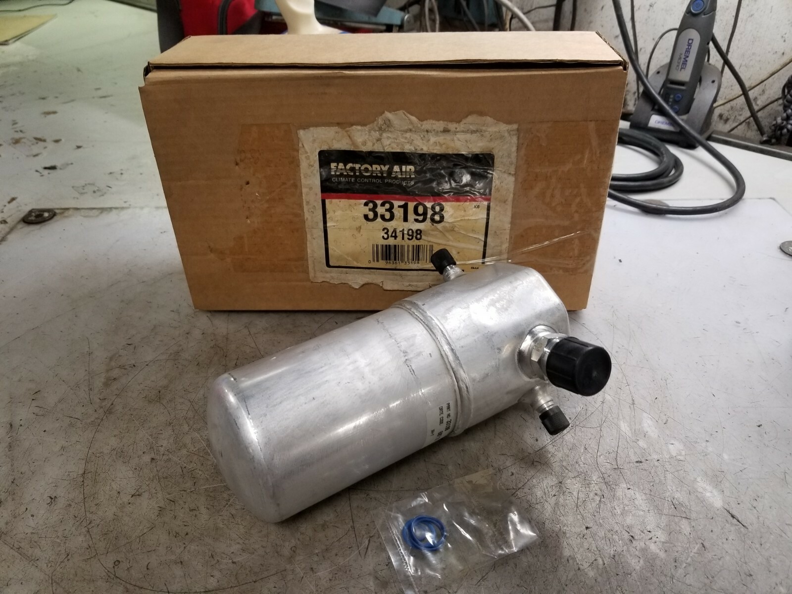 NEW FACTORY AIR BY 4 SEASONS ACCUMULATOR 33198
