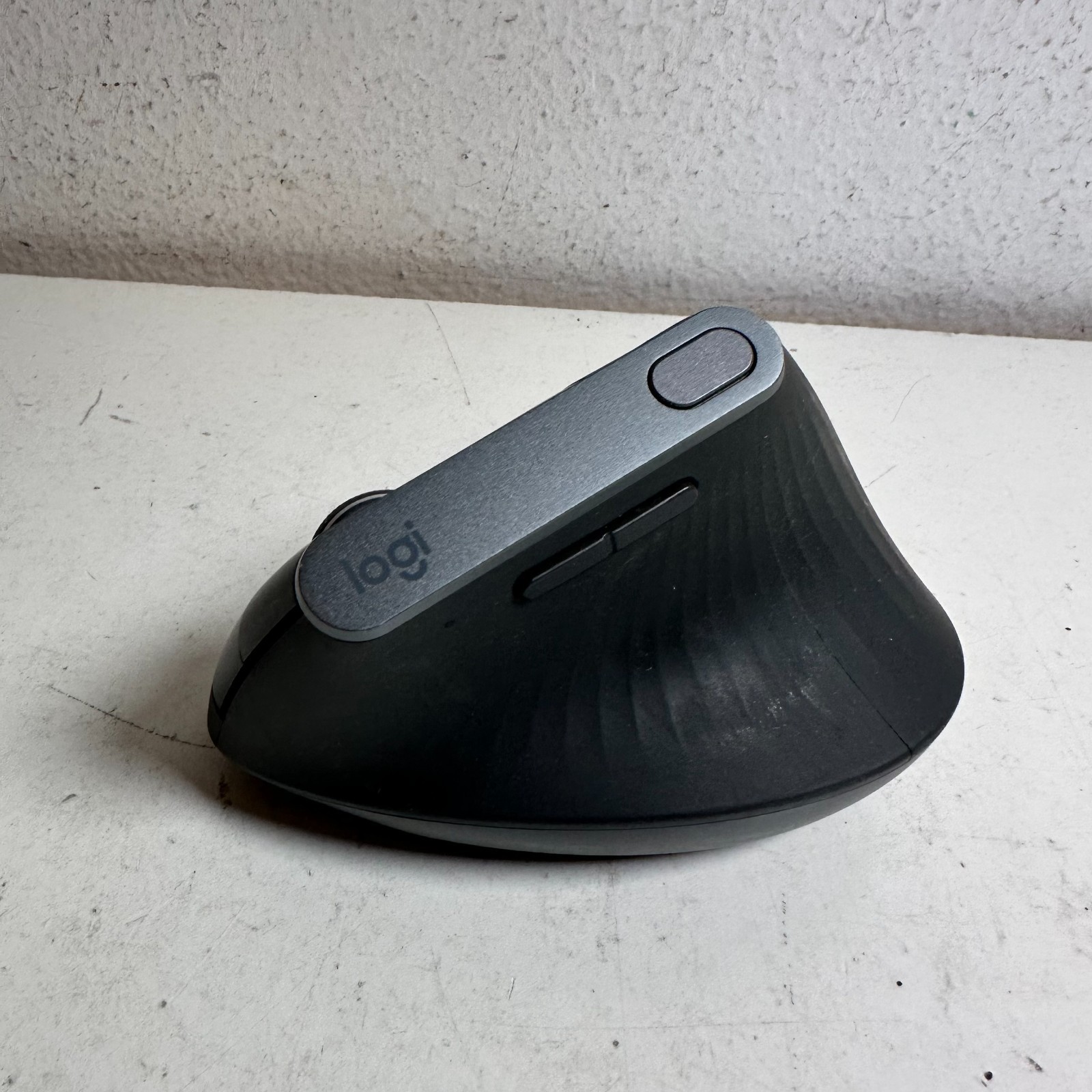 Logitech MX Vertical M-R0074 Graphite USB Ergonomic Wireless Optical Mouse