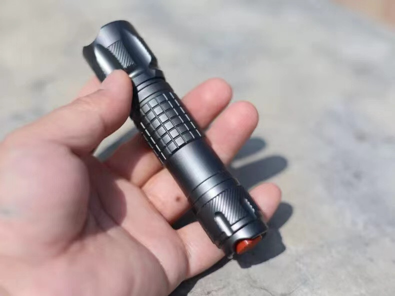 Adjustable Focus 555nm Yellow Green Laser Pointer Visable Beam Light Flashlight