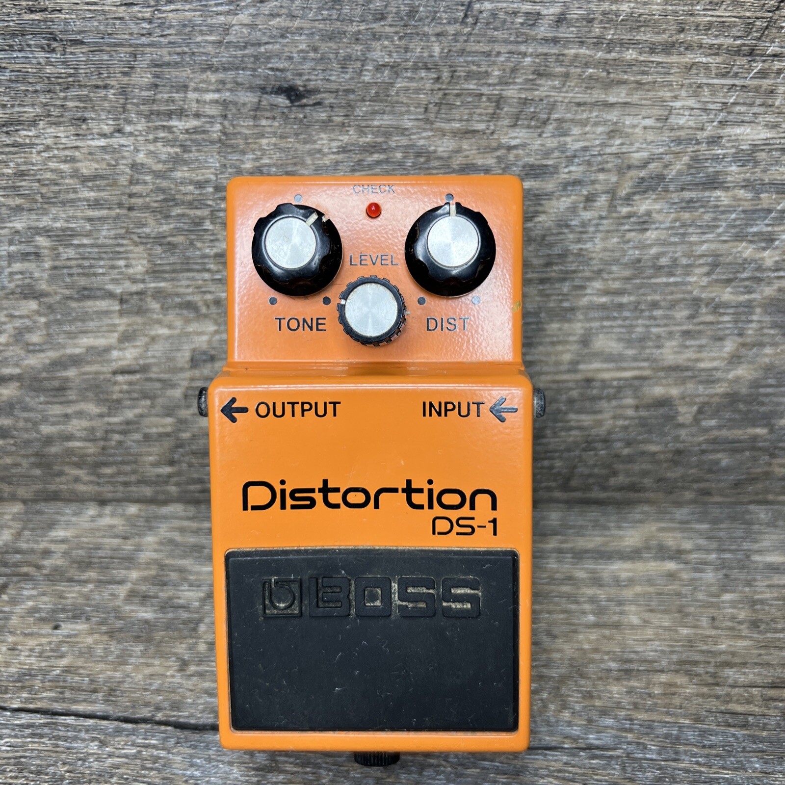 WORKING Vintage 2004 BOSS DS-1 Distortion Guitar Pedal Made in Taiwan i3