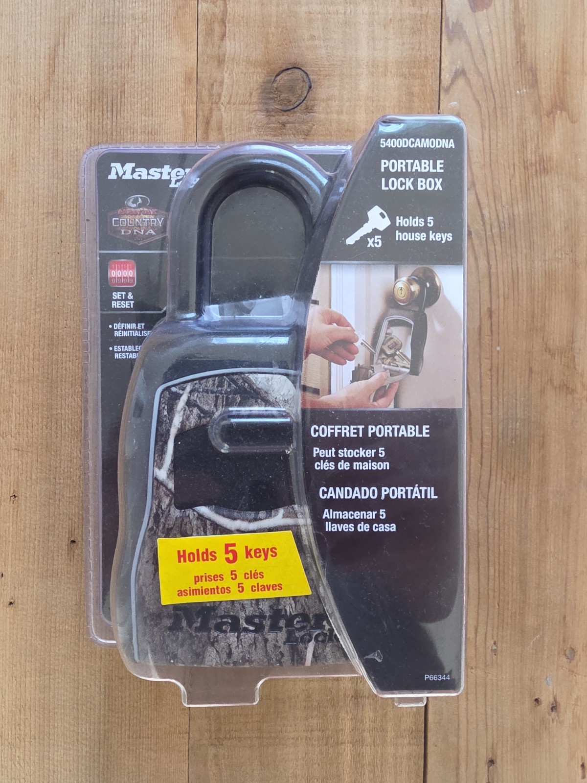 Master Lock COUNTRY DNA CAMO Combination Lock Box Holds 5 House Keys New Sealed
