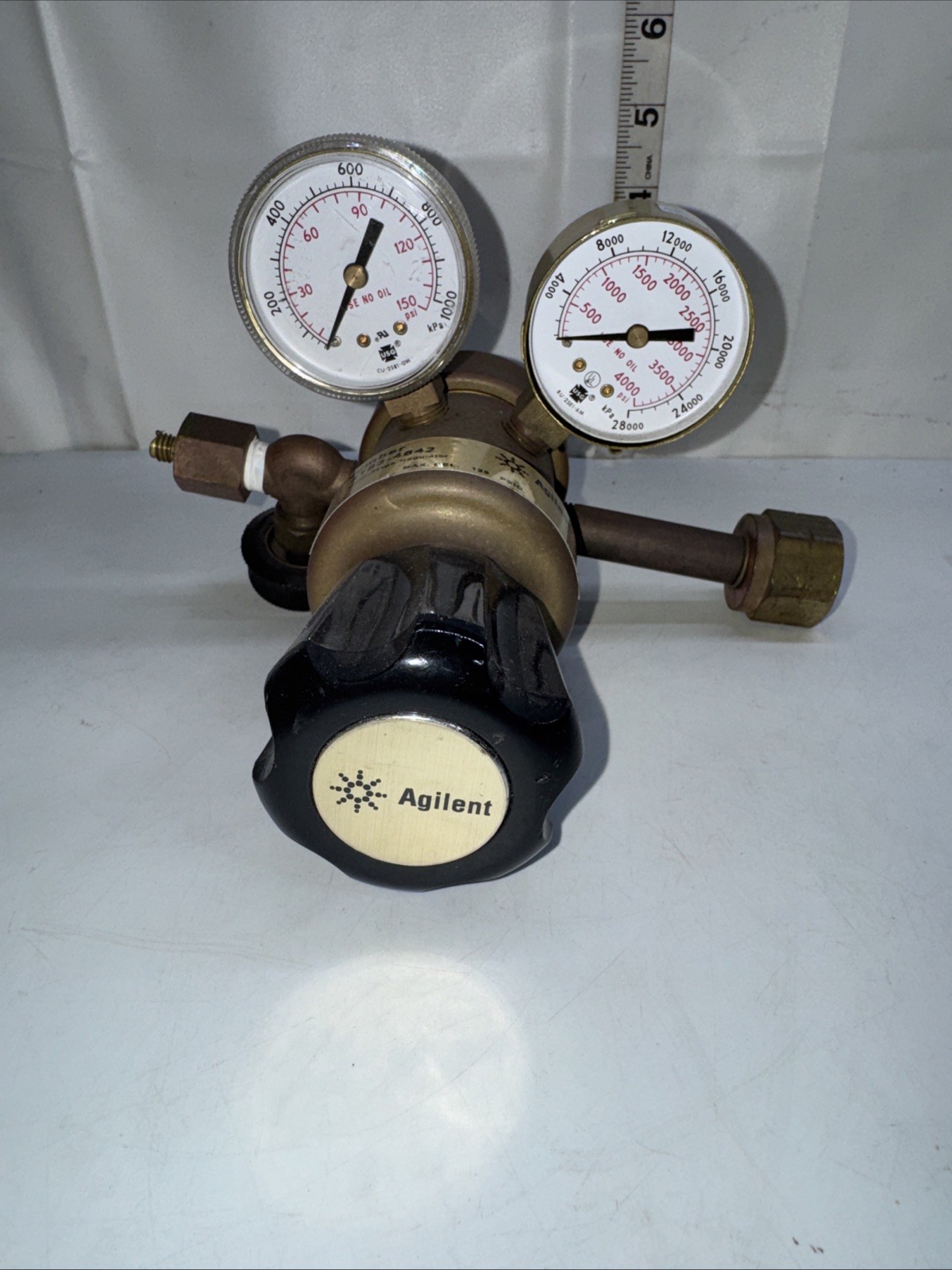 AGILENT 5183-4642 MULTI-STAGE REGULATOR.  Placarded "Hydrogen”