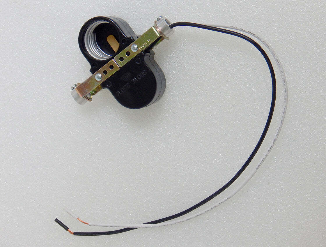 2-Light Phenolic Medium Base Offset Cluster Socket (Switchless)