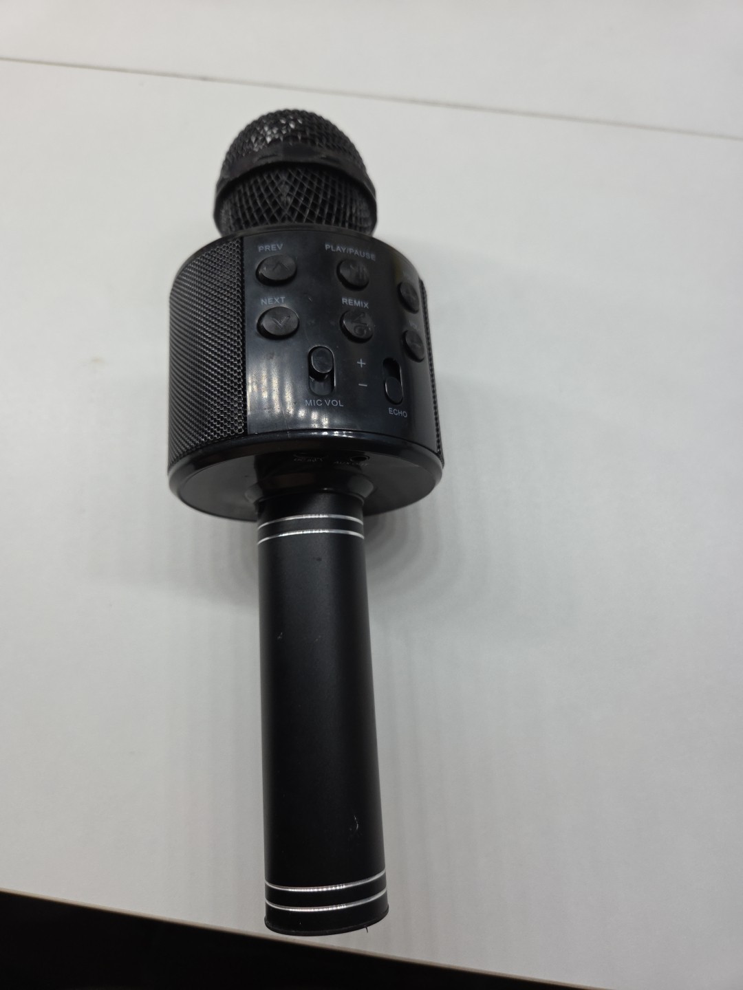 Karaoke Mic Bluetooth Black - Works - Needs Charging Cable
