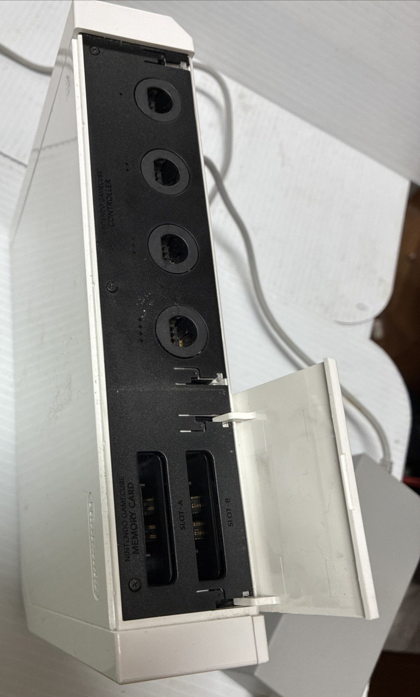 Nintendo Wii - RVL-001 White Console & Cables - NO Controller Lights Up UNTESTED